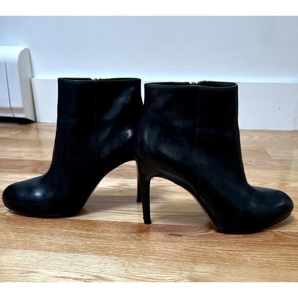 VIA SPIGA Black Leather Ankle Booties. Stiletto Heel. Size 6.5 - Picture 1 of 8
